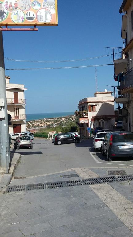 Casa Eleonora Apartamento Campofelice Di Roccella Exterior foto