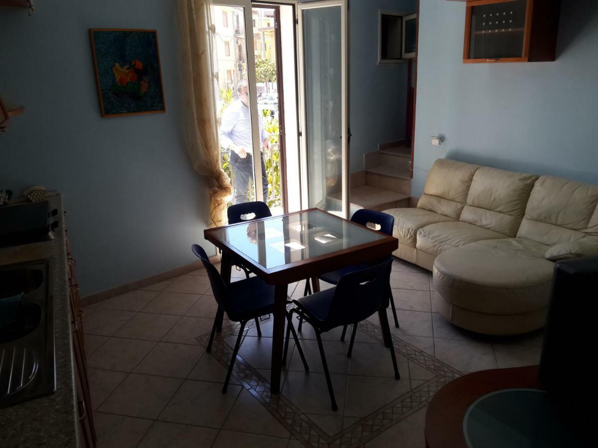 Casa Eleonora Apartamento Campofelice Di Roccella Exterior foto