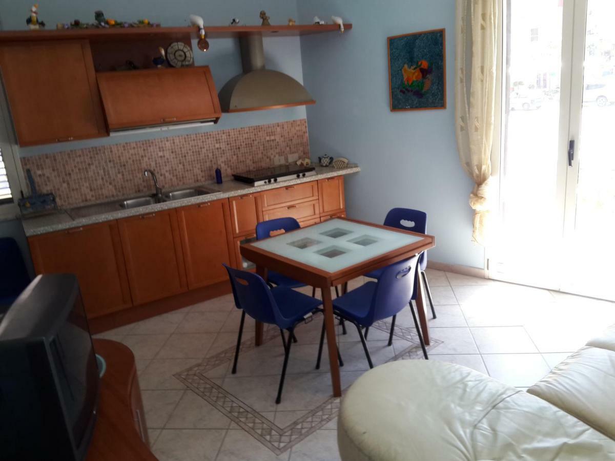 Casa Eleonora Apartamento Campofelice Di Roccella Exterior foto